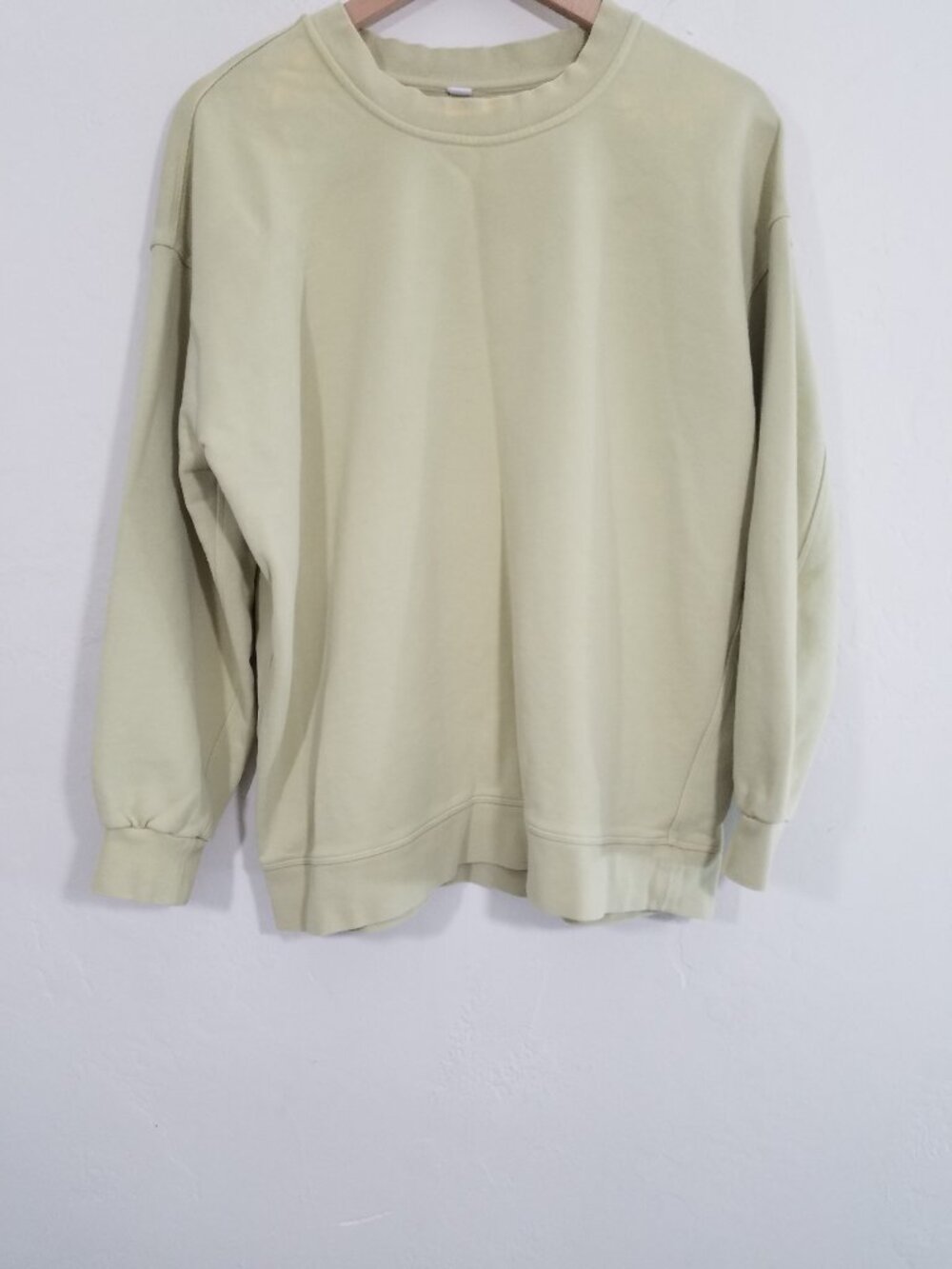 Lululemon Women's Sweatshirt Size 6